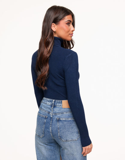 Nora | Classic Turtle Neck