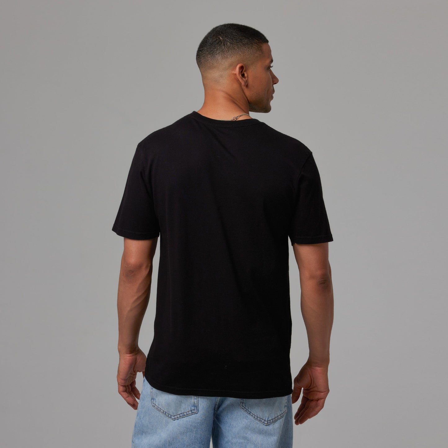 Jake | Essential Comfort T-shirt 
