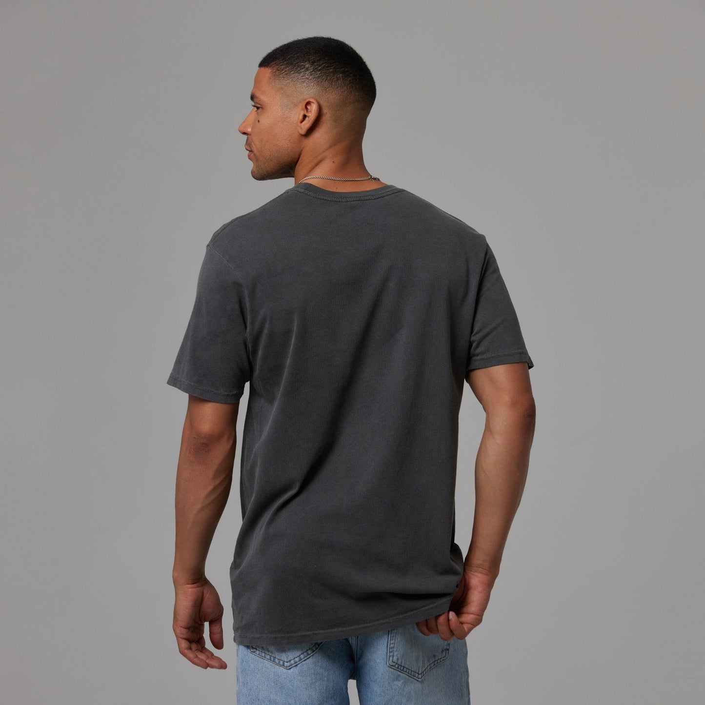 Jake | Essential Comfort T-shirt 
